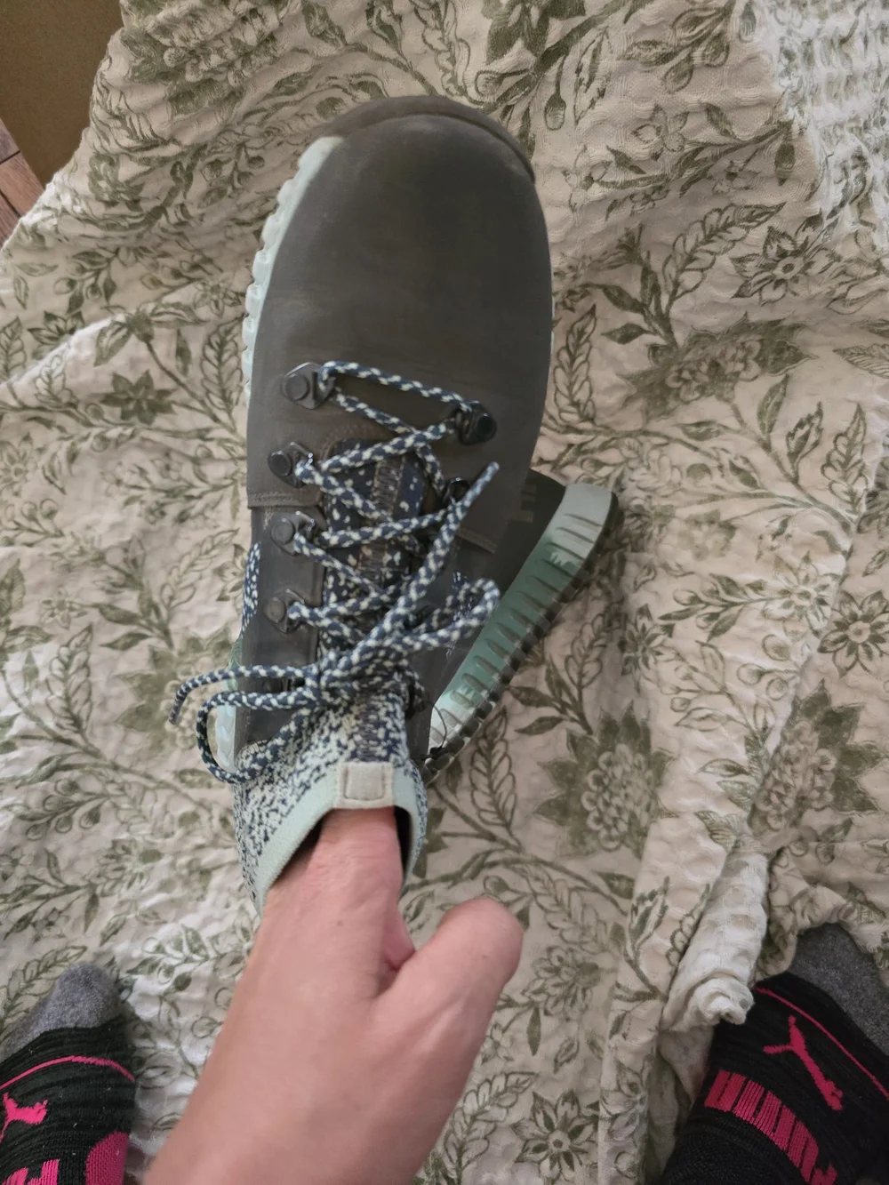 Womens 8.5HellyHansen GrayAthletic Sneakers with Mint Soles and Orange Pull Tabs